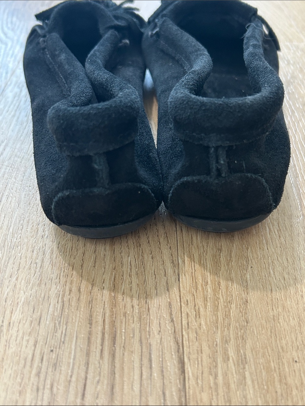 Minnetonka Women’s Black Suede Kilroy Moccasins Size 9.5 EUC - Picture 6 of 8